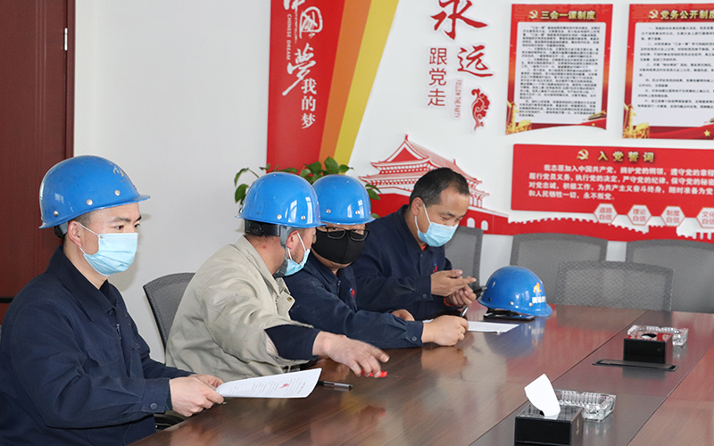 4月17日，公司組織生產(chǎn)車間簽訂了第五批“傳幫帶”師徒對子目標(biāo)考核責(zé)任書